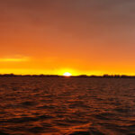 Sonnenuntergang auf dem Strelasund mit SeatTrips den Sunset Trip segeln.