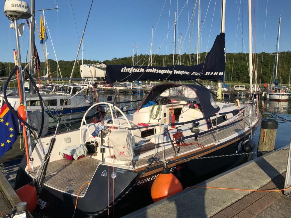 Mitsegeln auf der Ostsee: Die SeaTrips Segelyacht 'Enjoy' im abendlichen Hafen - auf einem Ostsee-Segelwochenende. Der jüngste Passagier war übrigens 5 Monate alt :-)